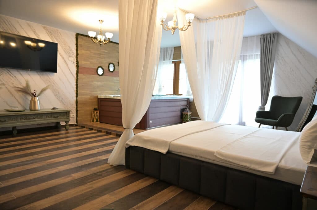 Camera dubla - matrimoniala cu spa